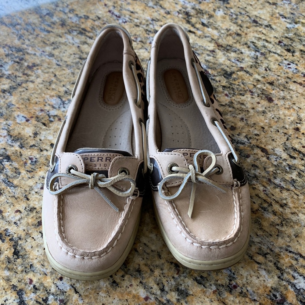 Sperry topsider size 7.5M womens shoe. Leopard
